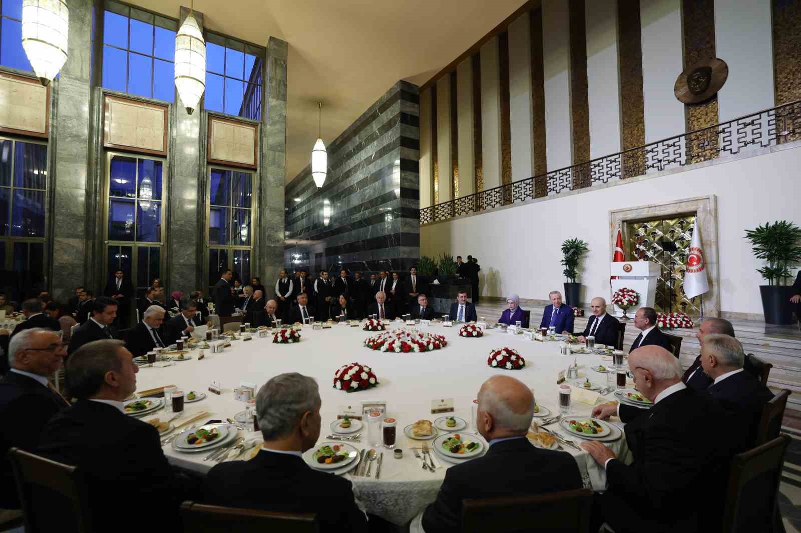cumhurbaskani erdogan biz bolgemizi ve insanligi ilgilendiren meselelerde asla tarafsiz degiliz 15 iPWbBt72