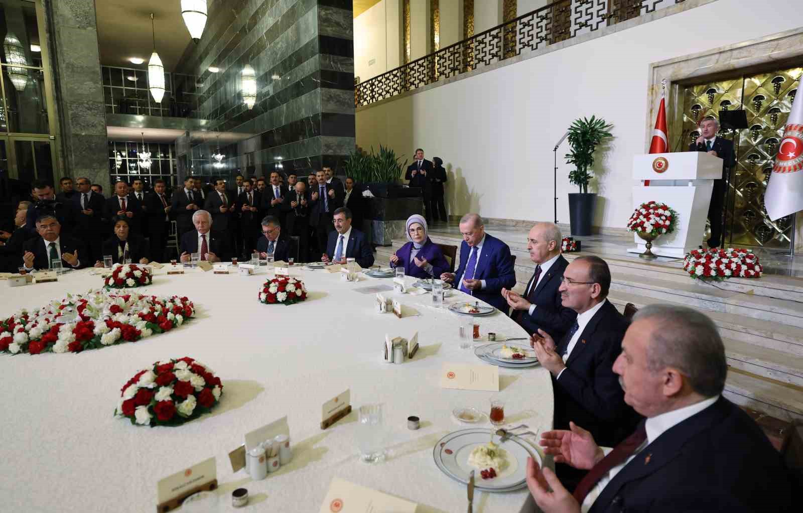 cumhurbaskani erdogan biz bolgemizi ve insanligi ilgilendiren meselelerde asla tarafsiz degiliz 16 auW2Q1L7