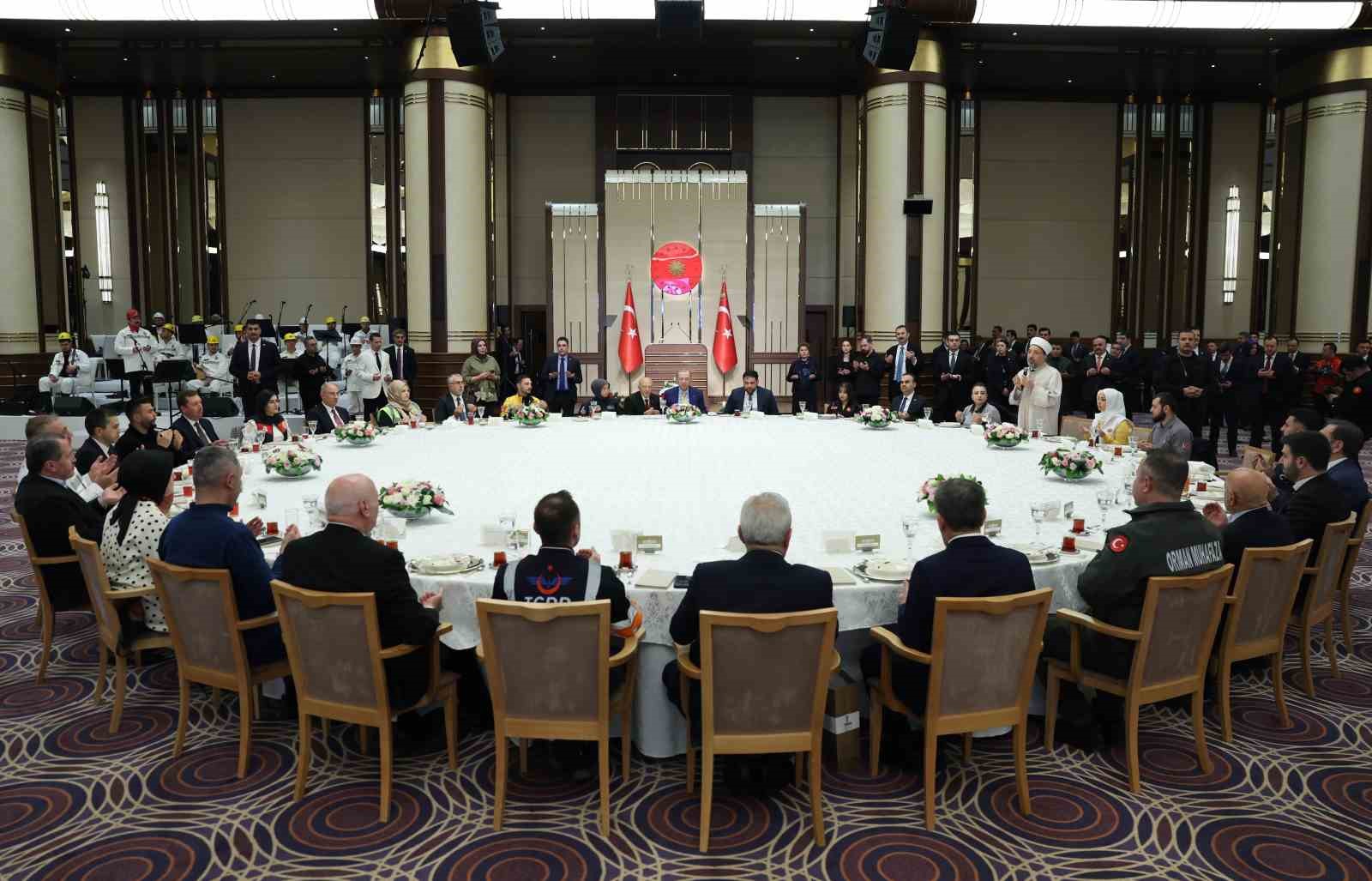 Cumhurbaşkanı Erdoğan: "Biz toplumun her kesiminin hak ve özgürlüklerini genişletmeye odaklanıyoruz" 4 cumhurbaskani erdogan biz toplumun her kesiminin hak ve ozgurluklerini genisletmeye odaklaniyoruz 0 43J7MTrq