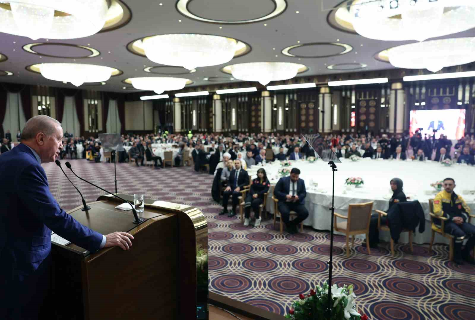 Cumhurbaşkanı Erdoğan: "Biz toplumun her kesiminin hak ve özgürlüklerini genişletmeye odaklanıyoruz" 5 cumhurbaskani erdogan biz toplumun her kesiminin hak ve ozgurluklerini genisletmeye odaklaniyoruz 1 YcgmKT4c