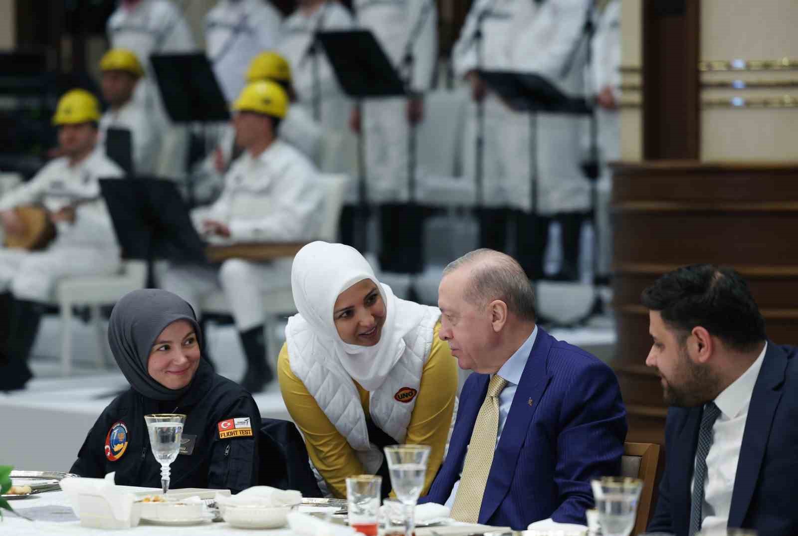 Cumhurbaşkanı Erdoğan: "Biz toplumun her kesiminin hak ve özgürlüklerini genişletmeye odaklanıyoruz" 12 cumhurbaskani erdogan biz toplumun her kesiminin hak ve ozgurluklerini genisletmeye odaklaniyoruz 8 5zvC2H2j