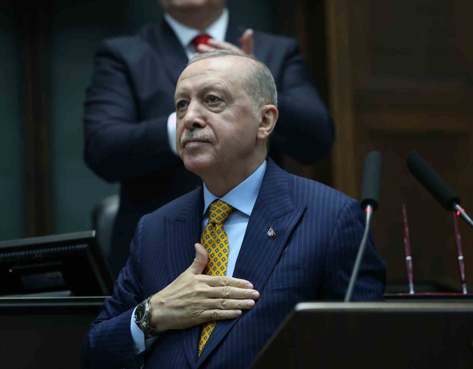 Cumhurbaşkanı Erdoğan: "Biz toprağın üstünde haysiyetsizce yaşamaktansa gerektiğinde toprağın altında şereflice yatmayı onurların en büyüğü olarak görürüz." 4 cumhurbaskani erdogan biz topragin ustunde haysiyetsizce yasamaktansa gerektiginde topragin altinda sereflice yatmayi onurlarin en 9FU6nZQY