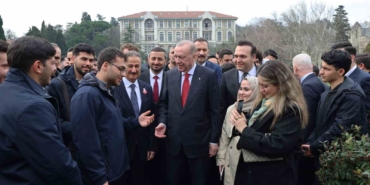 cumhurbaskani-erdogan-bogazici-universiteli-ogrencilerle-kampuste-yurudu-uqA1IujL.jpg