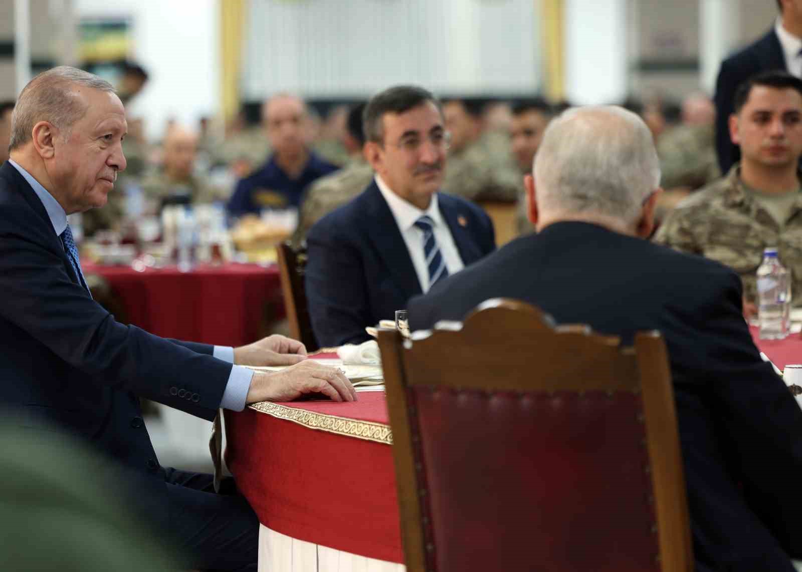 cumhurbaskani erdogan bu topraklarda huzur ve baris icinde yasamak istiyorsak caydiriciligimizi surekli arttirmak zorundayiz S3OmQcvh