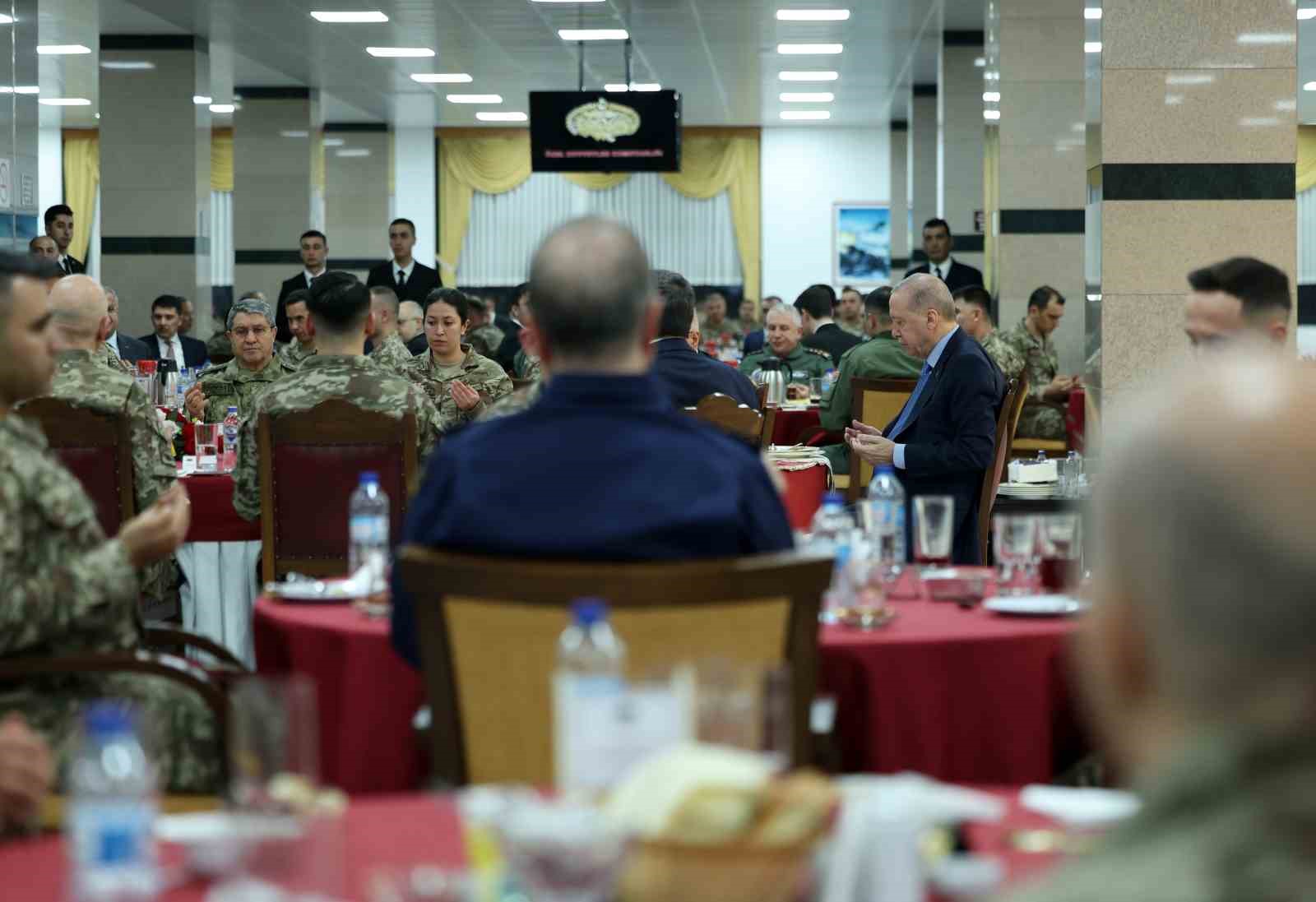 cumhurbaskani erdogan bu topraklarda huzur ve baris icinde yasamak istiyorsak caydiriciligimizi surekli arttirmak zorundayiz bSjXnYUh