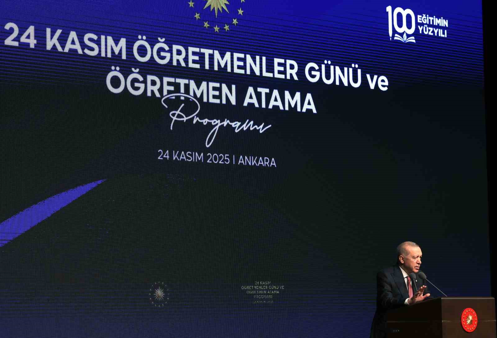 cumhurbaskani erdogan buyurken cocuklarimiza ve genclerimize bizim yasadigimiz dunyayi empoze ederek bir yere varamayiz bNJXFylk