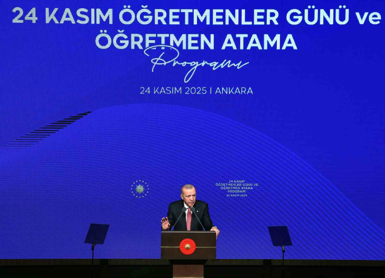 cumhurbaskani erdogan buyurken cocuklarimiza ve genclerimize bizim yasadigimiz dunyayi empoze ederek bir yere varamayiz j5wg3qze