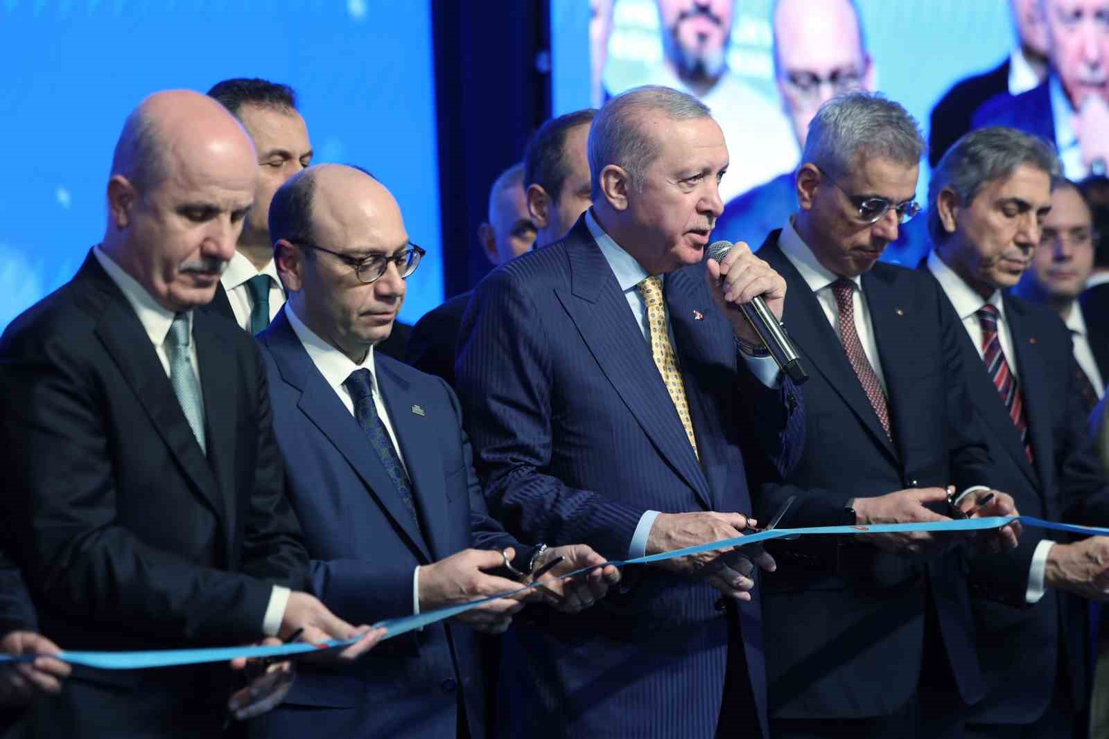 cumhurbaskani erdogan cerrahpasa tip fakultesi hastanesi insaatinda inceleme yapti 16 EbWBI63I
