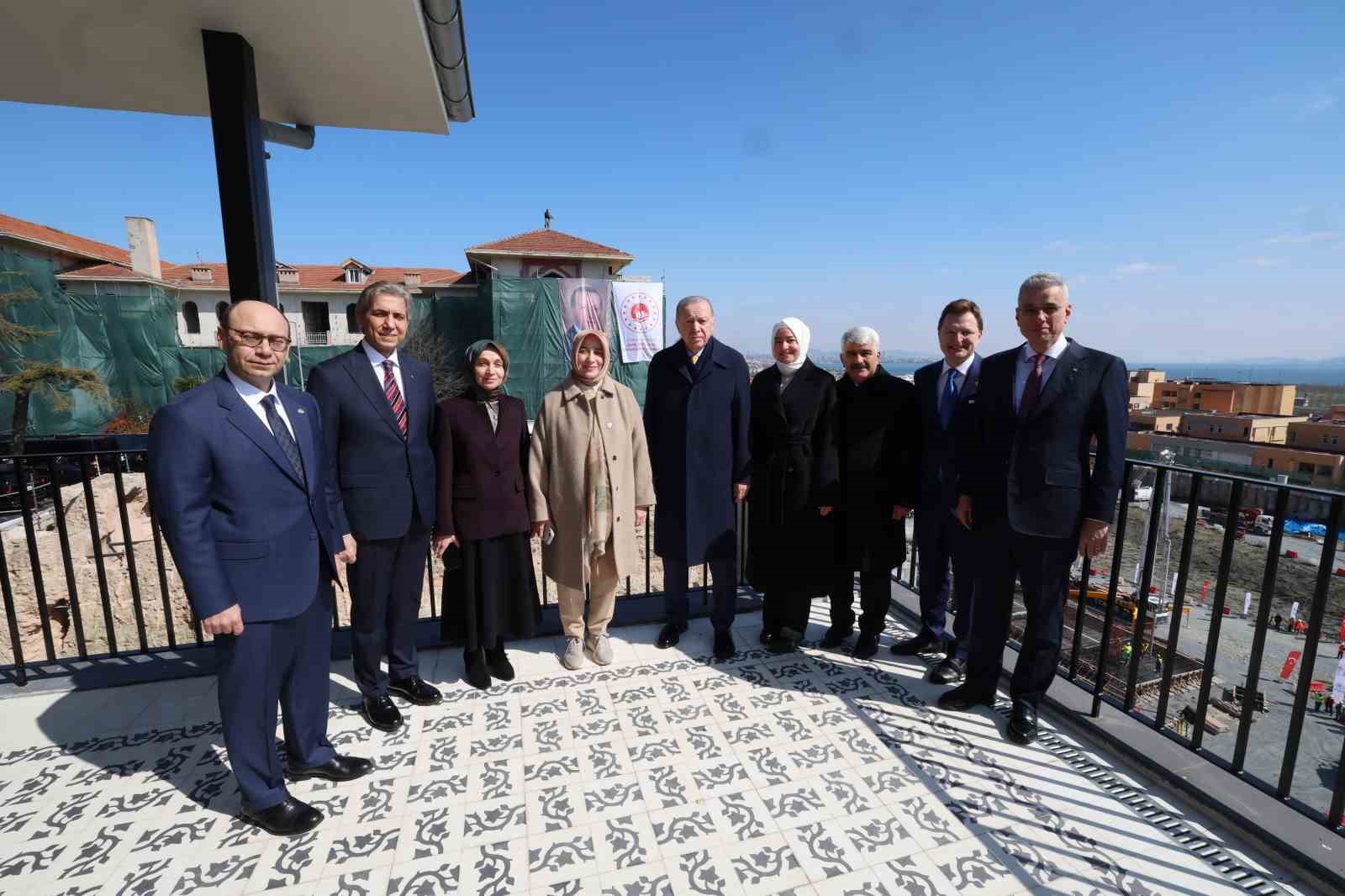 cumhurbaskani erdogan cerrahpasa tip fakultesi hastanesi insaatinda inceleme yapti 5 NKsw3iVM