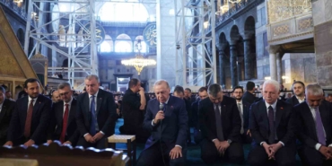 cumhurbaskani-erdogan-cuma-namazini-ayasofya-camiinde-kildi-kuran-i-kerim-okudu-gyXLP3j9.jpg