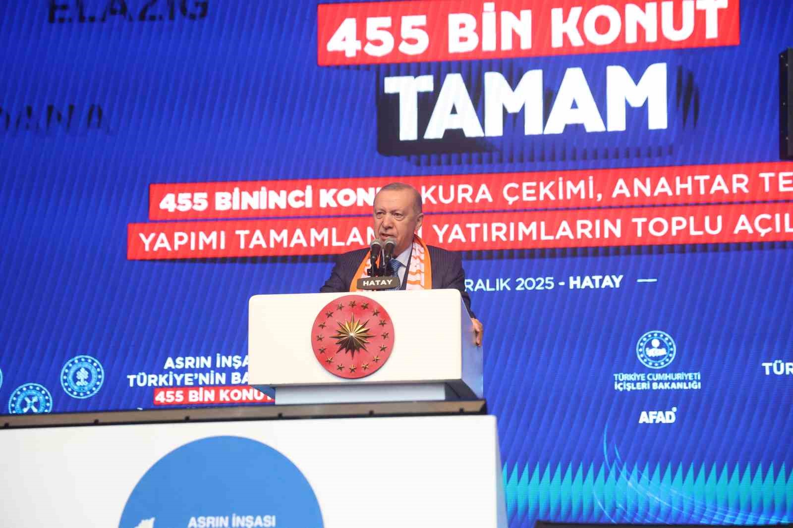 cumhurbaskani erdogan devletle milleti karsi karsiya getirmeye calisanlarin hicbirisi yok ama biz buradayiz 0 LBsnnSwQ