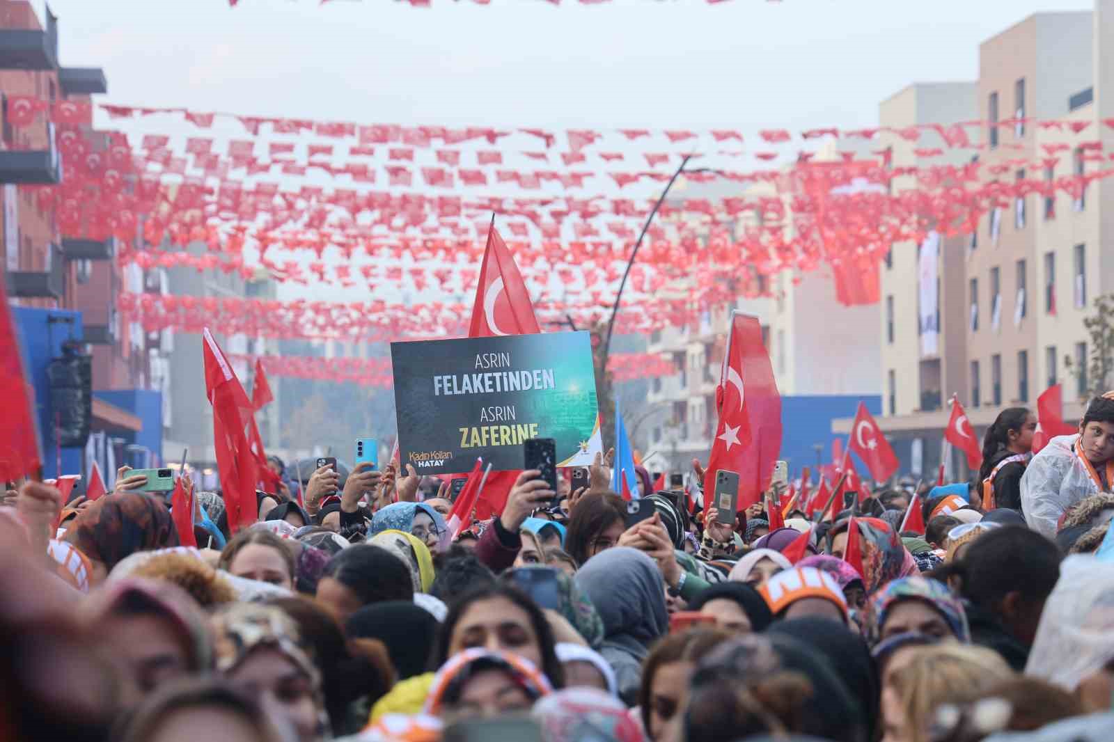 cumhurbaskani erdogan devletle milleti karsi karsiya getirmeye calisanlarin hicbirisi yok ama biz buradayiz 2 T9uRkOQC