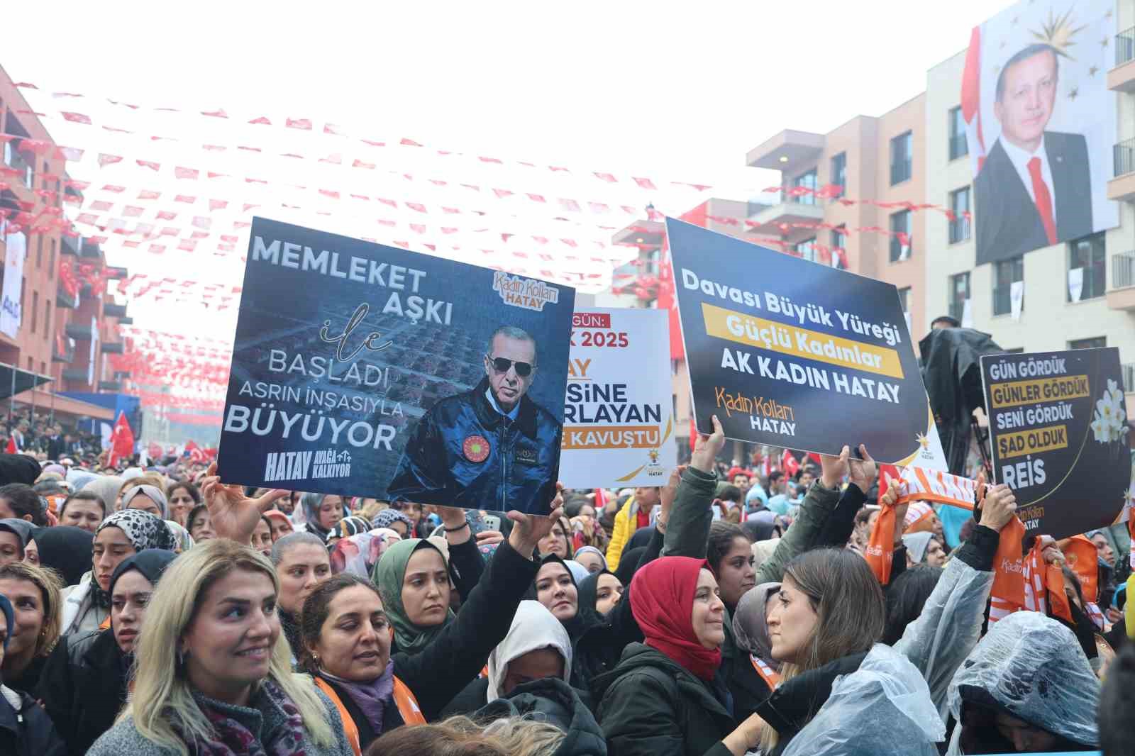 cumhurbaskani erdogan devletle milleti karsi karsiya getirmeye calisanlarin hicbirisi yok ama biz buradayiz 4