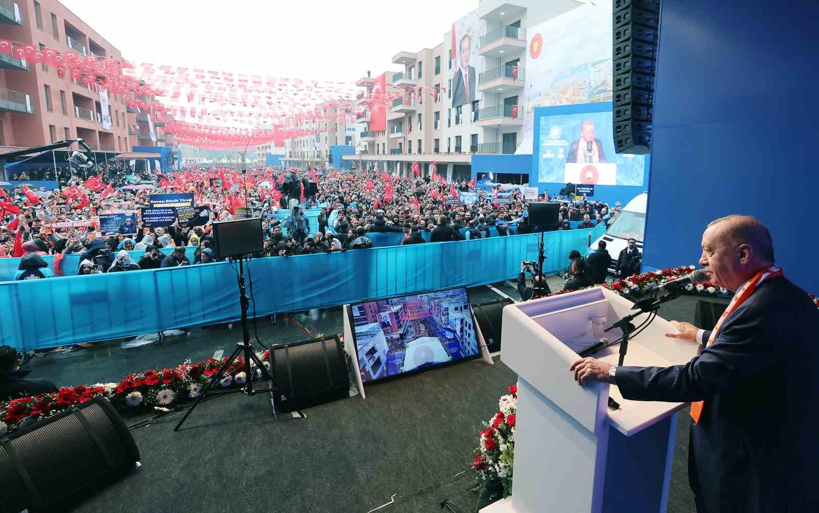 cumhurbaskani erdogan devletle milleti karsi karsiya getirmeye calisanlarin hicbirisi yok ama biz buradayiz 5 21RHsF1D