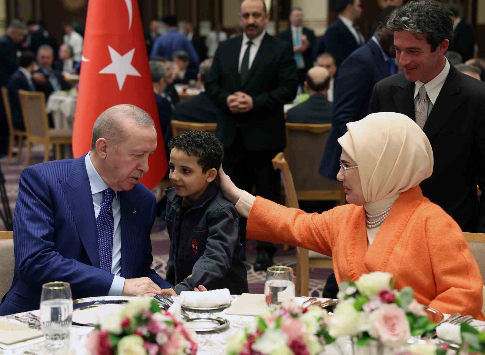 Cumhurbaşkanı Erdoğan: "Diplomasi ve diyalog adil ve kalıcı bir barışa giden en güvenli yoldur" 11 cumhurbaskani erdogan diplomasi ve diyalog adil ve kalici bir barisa giden en guvenli yoldur 6zzZHbV3