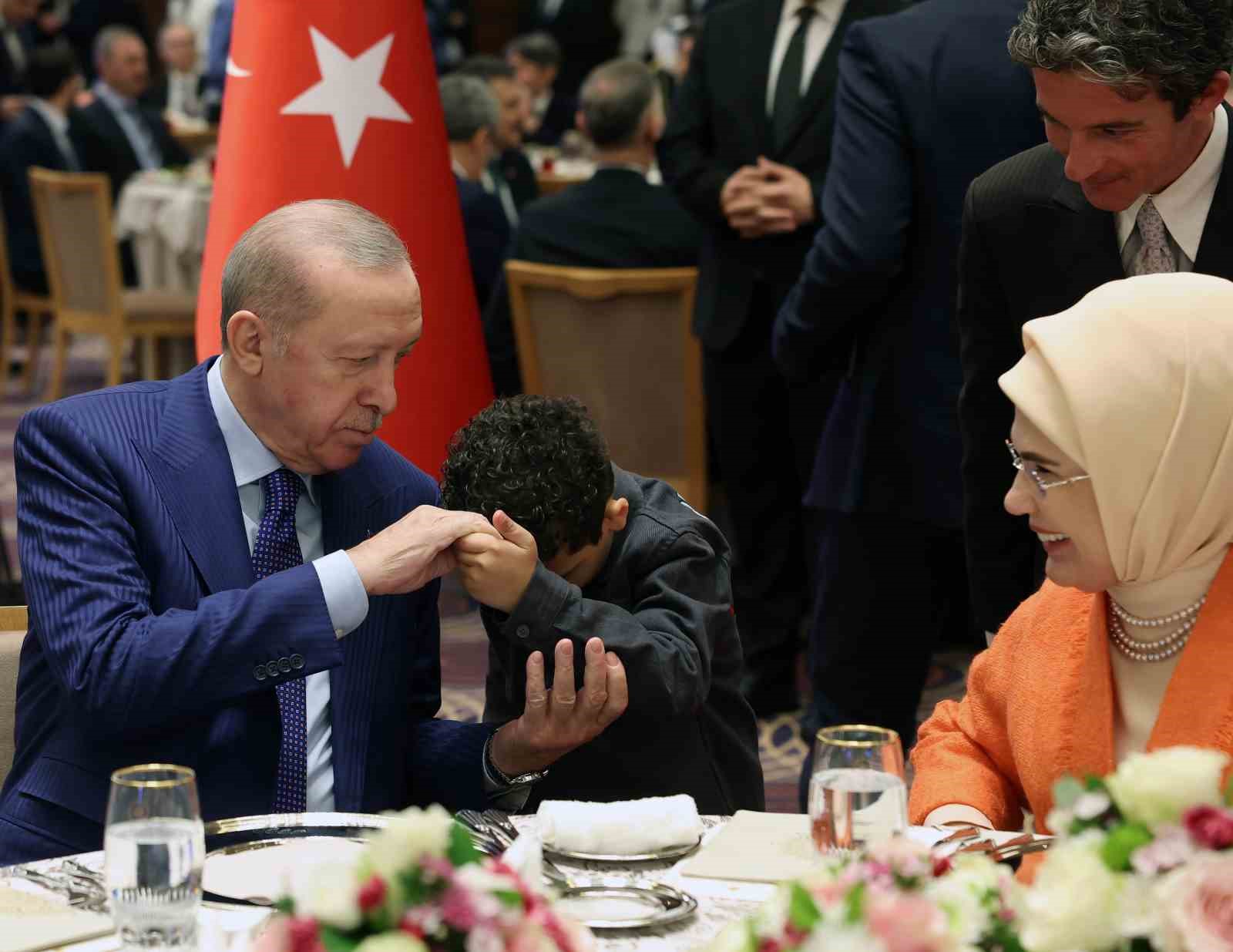 Cumhurbaşkanı Erdoğan: "Diplomasi ve diyalog adil ve kalıcı bir barışa giden en güvenli yoldur" 10 cumhurbaskani erdogan diplomasi ve diyalog adil ve kalici bir barisa giden en guvenli yoldur dZ1bYmU4