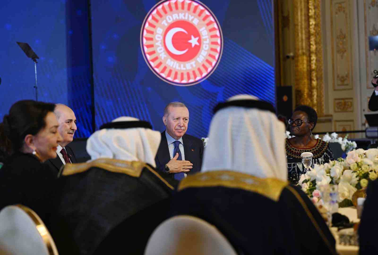 cumhurbaskani erdogan diplomasi ve muzakerenin yerini fuze ve bombalarin aldigi boyle bir ortamda kimse 6L1BGbVc