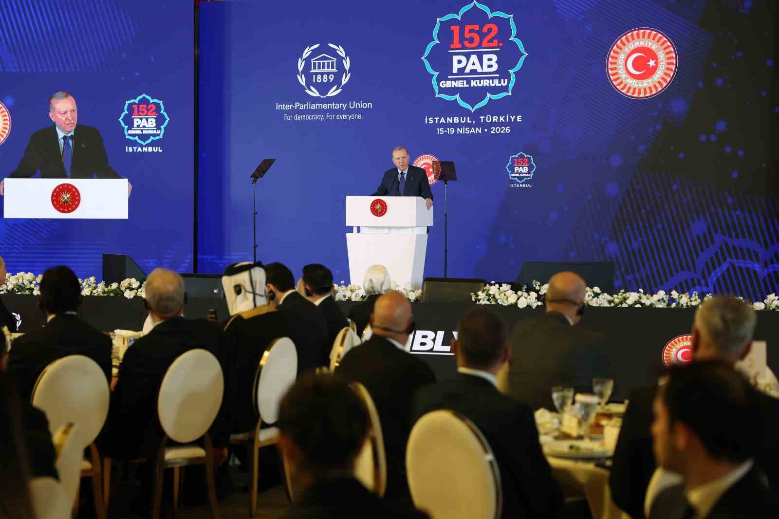 cumhurbaskani erdogan diplomasi ve muzakerenin yerini fuze ve bombalarin aldigi boyle bir ortamda kimse kNz8AGaV