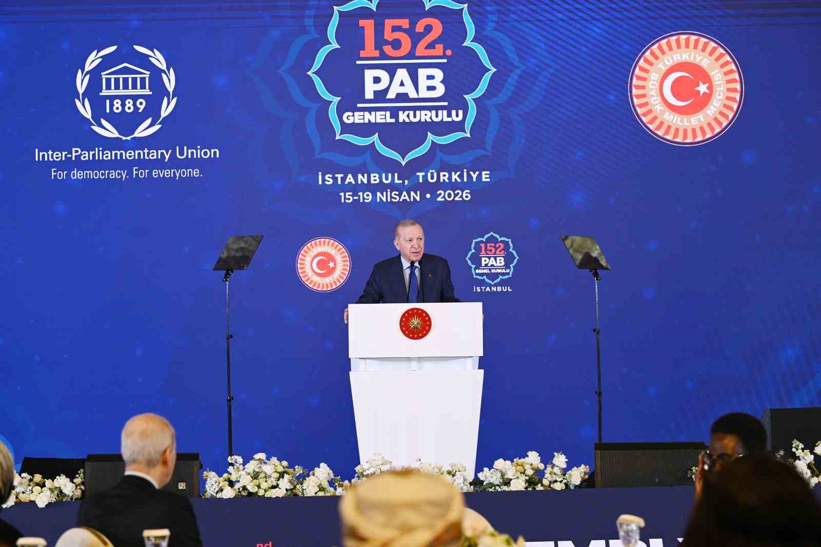cumhurbaskani erdogan diplomasi ve muzakerenin yerini fuze ve bombalarin aldigi boyle bir ortamda kimse kmqPUbOu