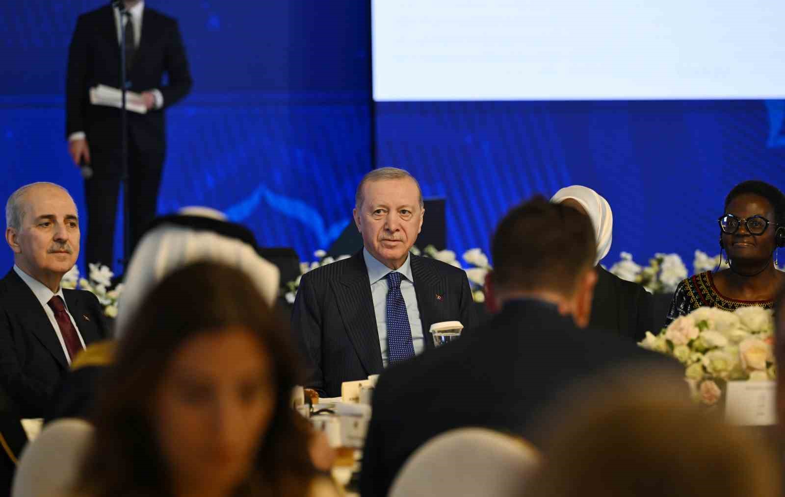 cumhurbaskani erdogan diplomasi ve muzakerenin yerini fuze ve bombalarin aldigi boyle bir ortamda kimse