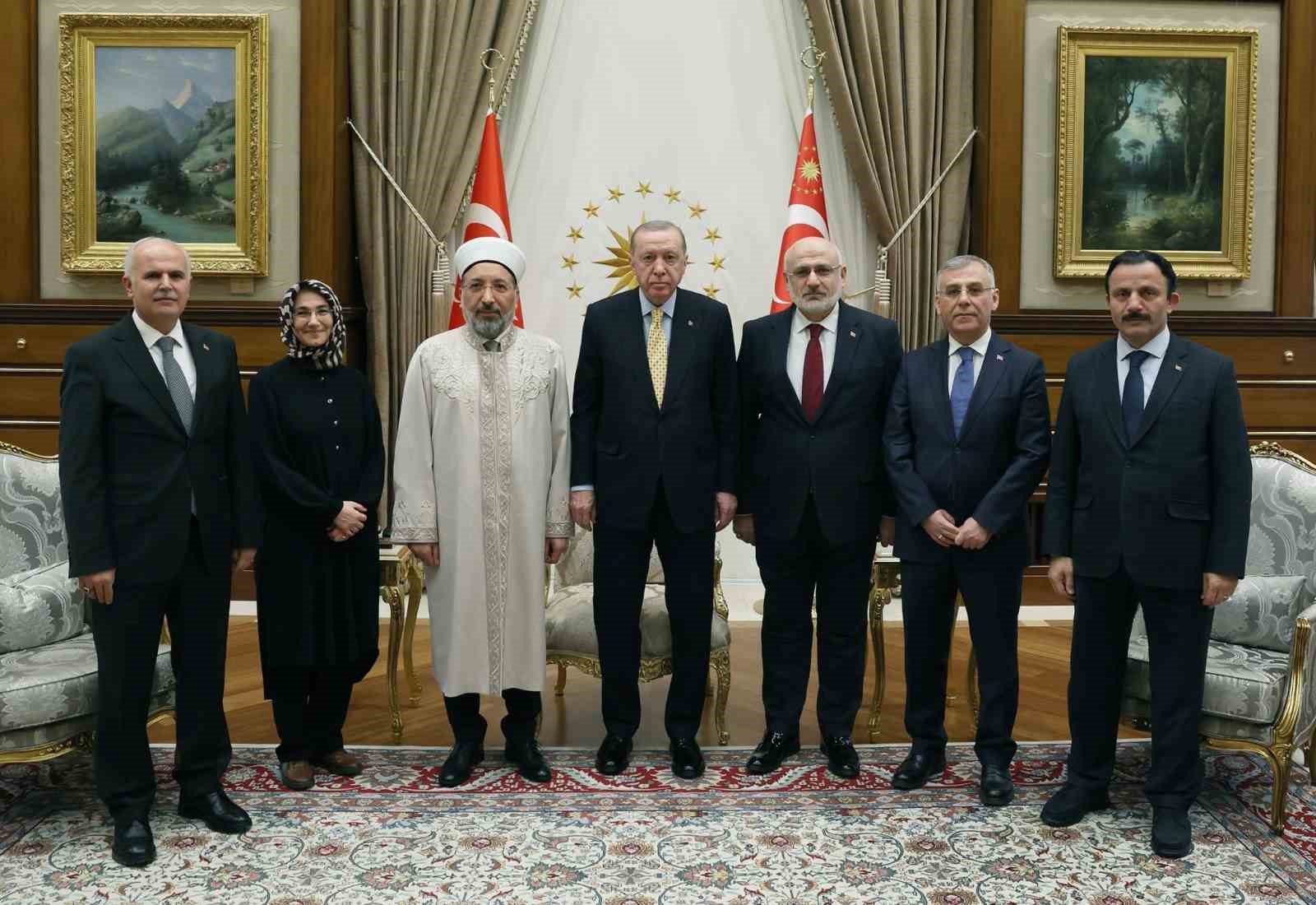 cumhurbaskani erdogan diyanet isleri baskani arpagusu kabul etti 0 RJOpetce