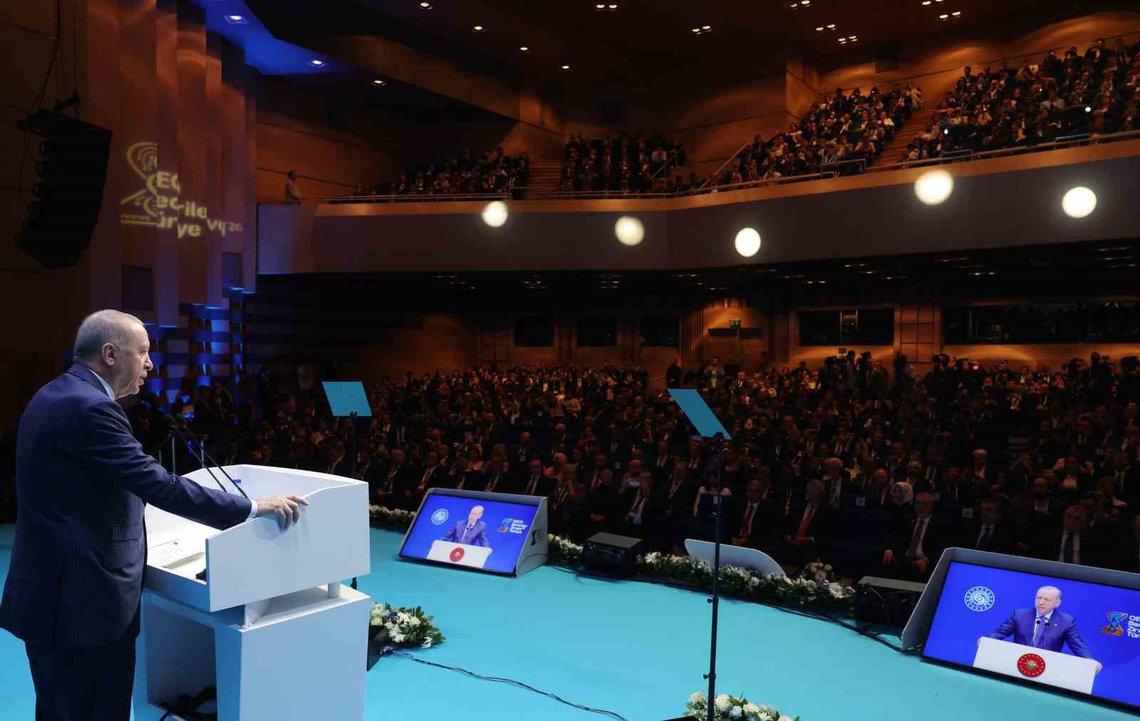 cumhurbaskani erdogan dunyamiz teknolojinin ve yapay zekanin onculugunu yaptigi keskin bir donusum surecinden geciyor