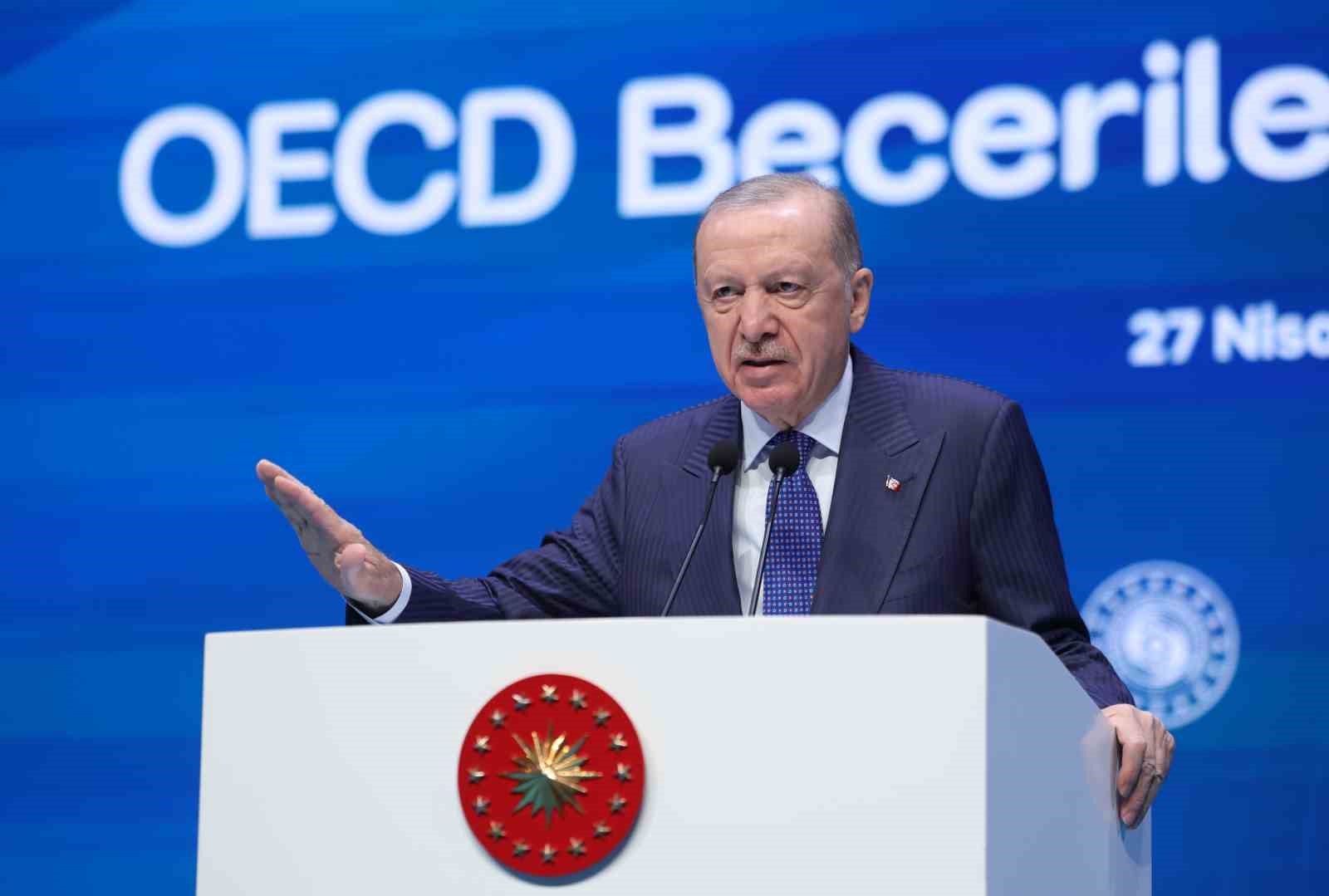 cumhurbaskani erdogan dunyamiz teknolojinin ve yapay zekanin onculugunu yaptigi keskin bir donusum surecinden geciyor m22gIfVg