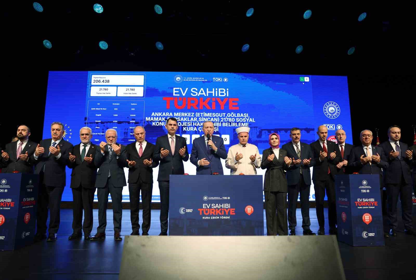 cumhurbaskani erdogan elleri opulesi ogretmenlerimize yonelik siddetin hicbir gerekcesi hicbir mazereti olamaz 8 aT4yBWC9