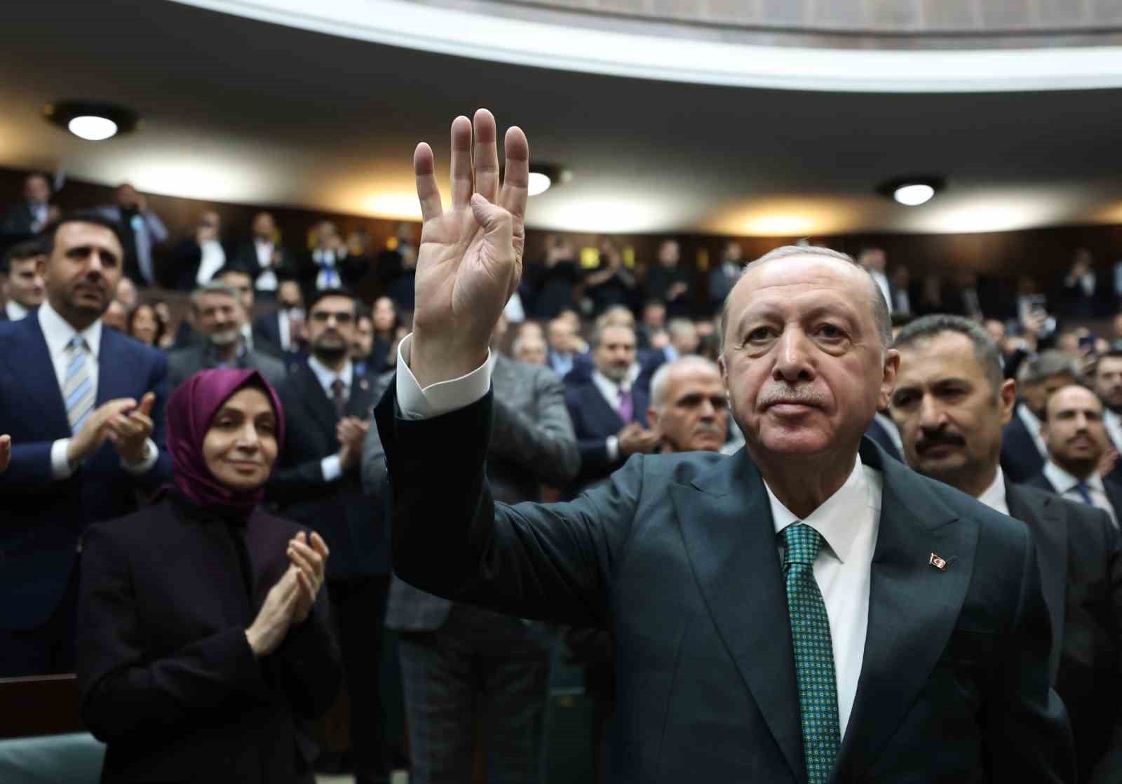 cumhurbaskani erdogan emeklilerimizin bu ayki emekli maas odemelerini one cekerek 14 marttan itibaren odemeye