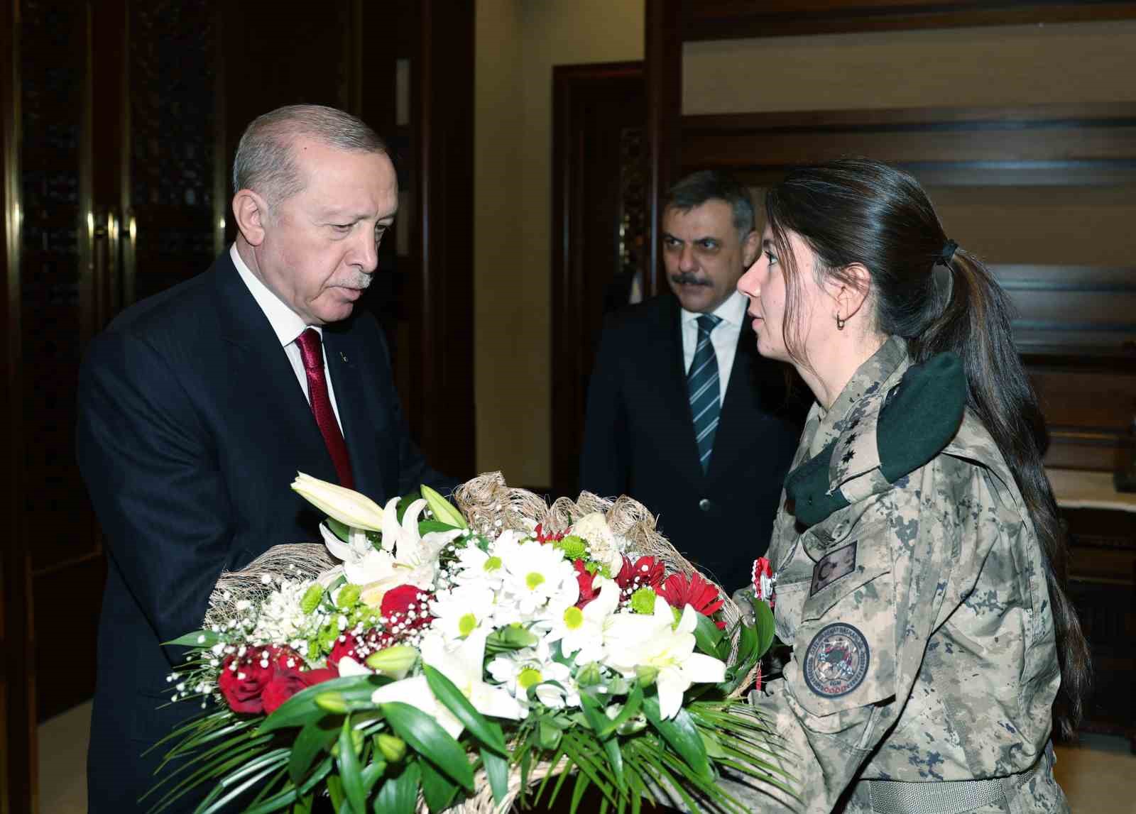 cumhurbaskani erdogan emniyet teskilatimiz suc ve suclularin tamamina karsi gozunu kirpmadan mucadele ediyor 3 CL7DpwPM