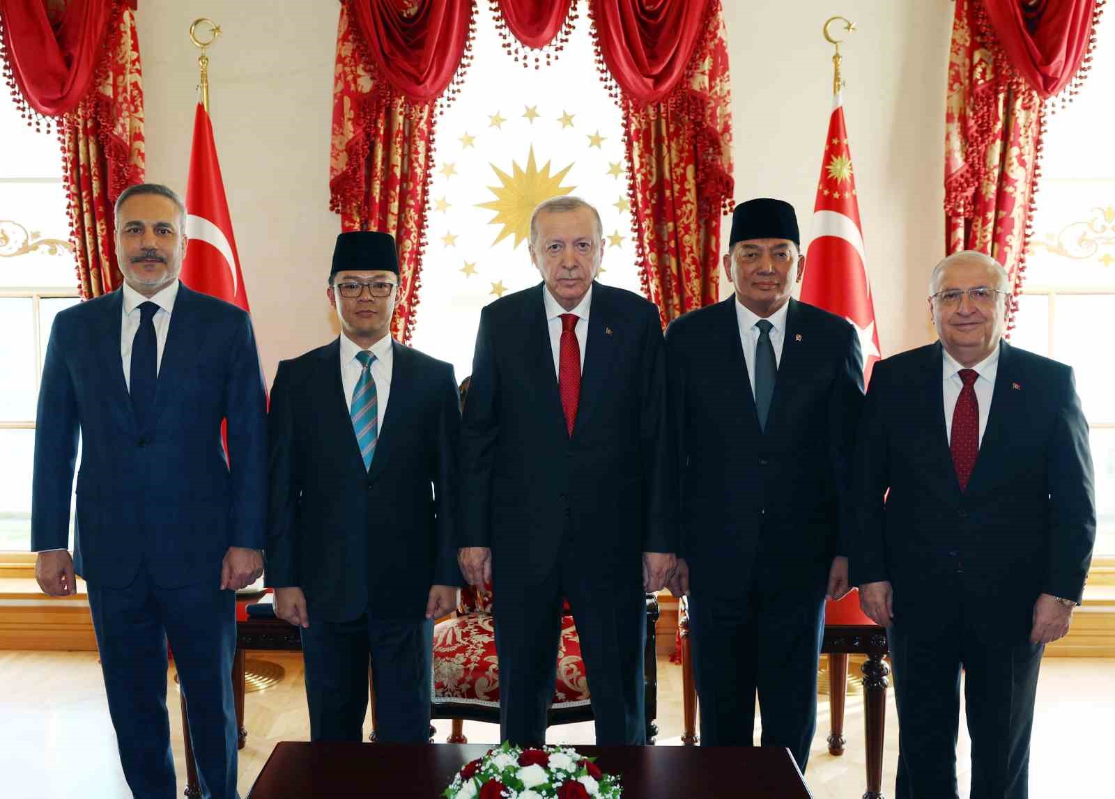 cumhurbaskani erdogan endonezya disisleri ve savunma bakanini kabul etti 1 p7ND8A9r