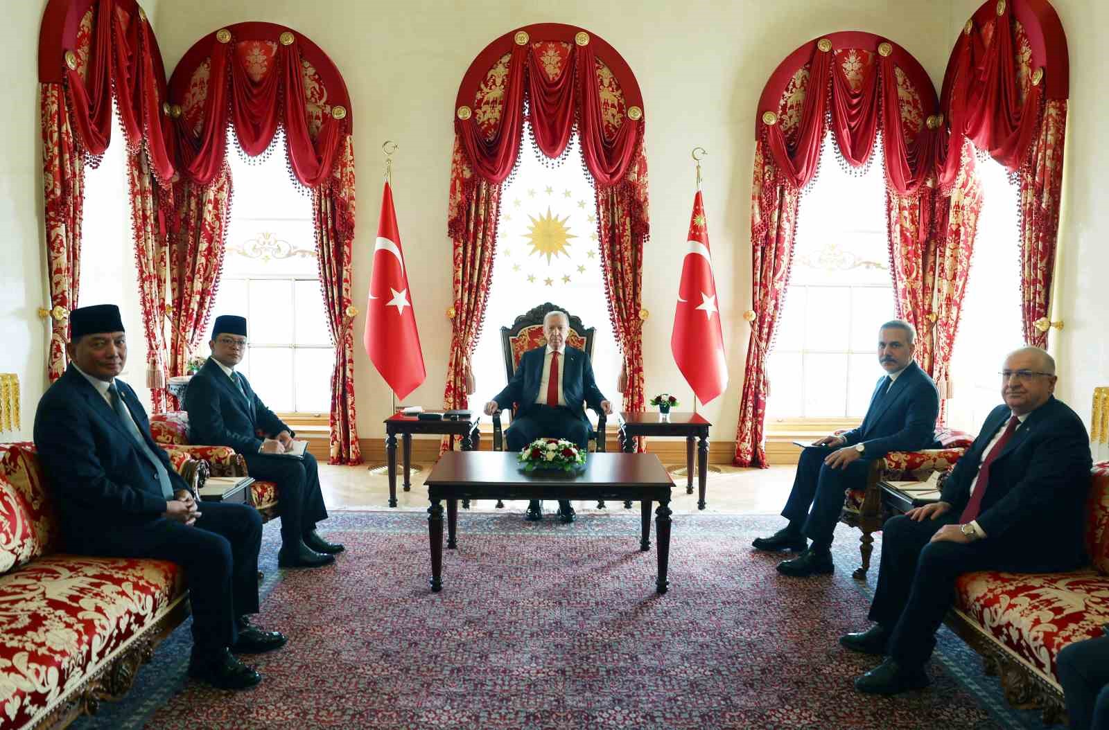 cumhurbaskani erdogan endonezya disisleri ve savunma bakanini kabul etti 2 iaUAvVGG