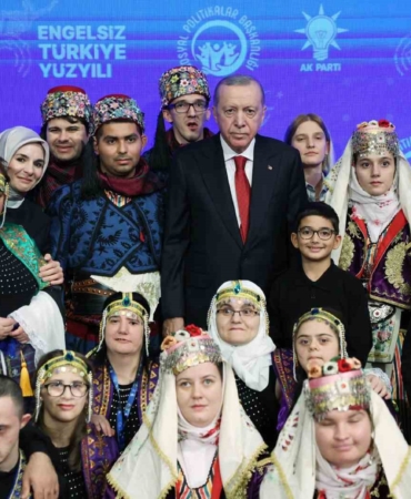 cumhurbaskani-erdogan-engelli-vatandaslarimizin-sorunlarini-cozume-ulastirmak-birincil-onceligimizdir-pILzayqC.jpg