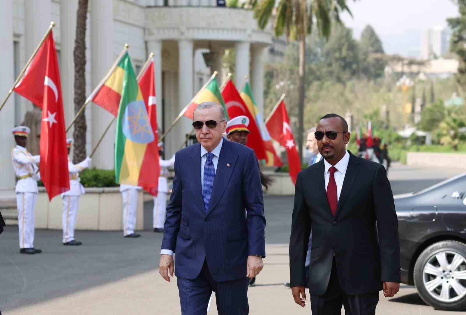cumhurbaskani erdogan etiyopyada resmi torenle karsilandi 13 vrvZKfnK