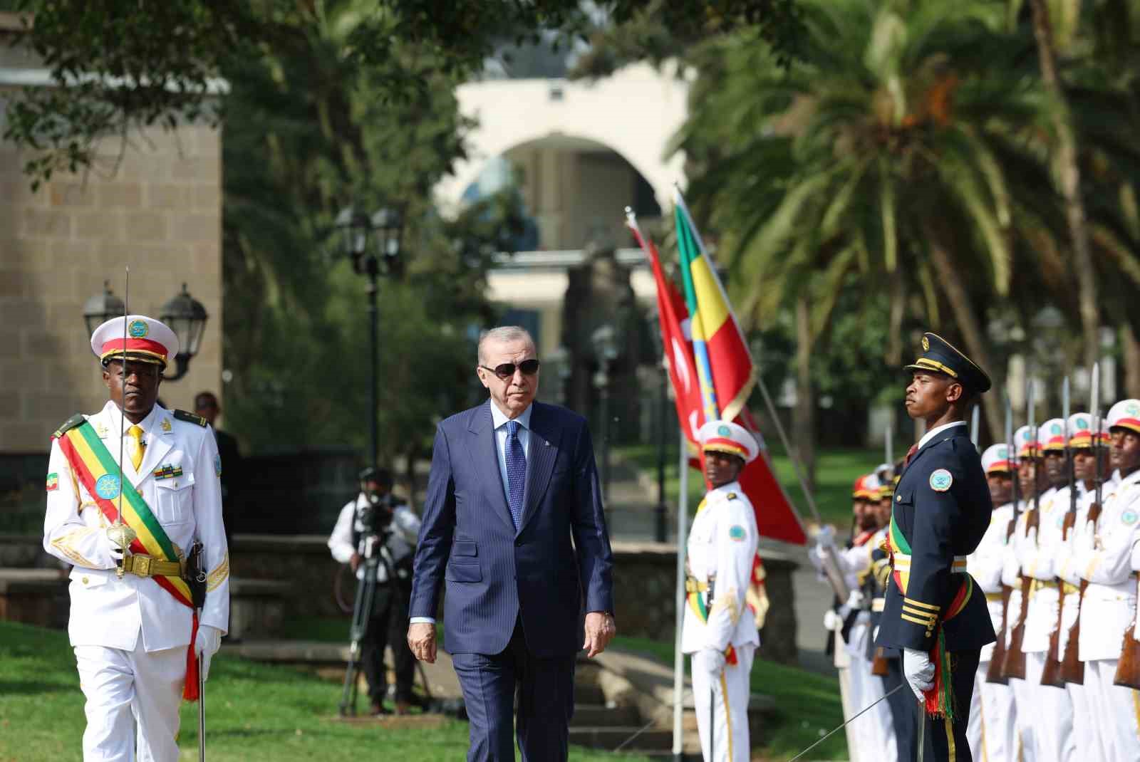 cumhurbaskani erdogan etiyopyada resmi torenle karsilandi 16 32V43edg