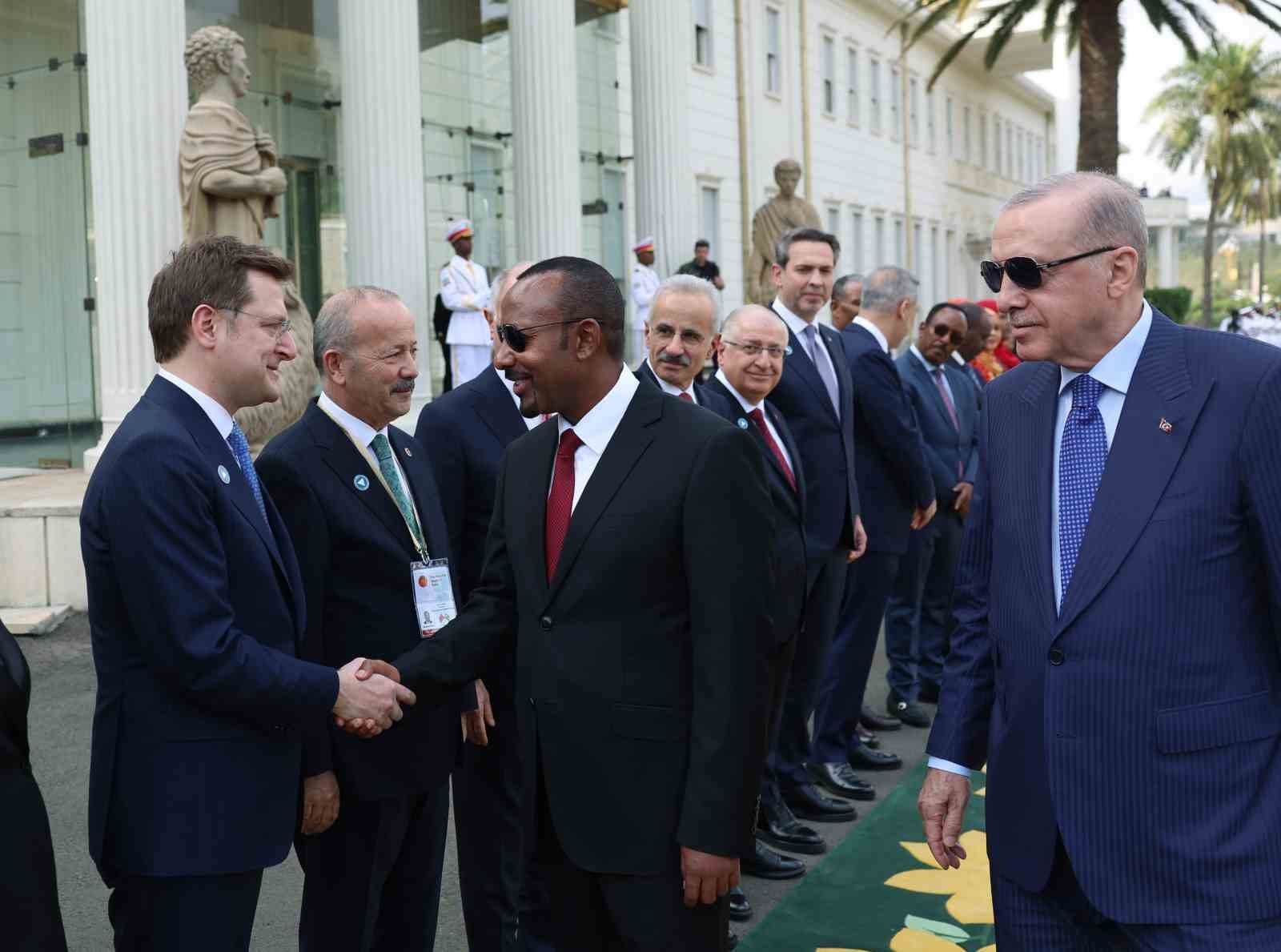 cumhurbaskani erdogan etiyopyada resmi torenle karsilandi 2 ieVnadum