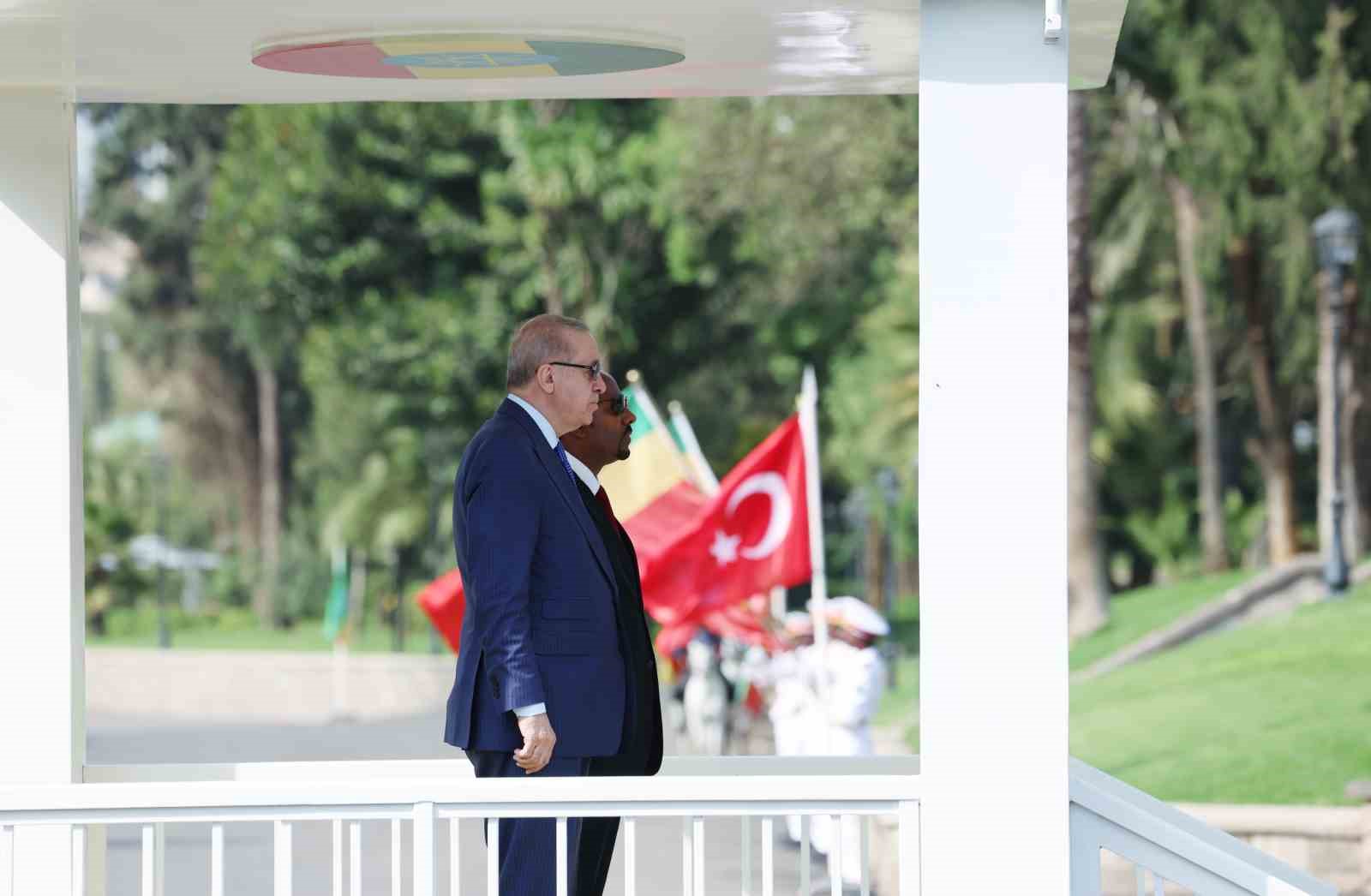 cumhurbaskani erdogan etiyopyada resmi torenle karsilandi 22