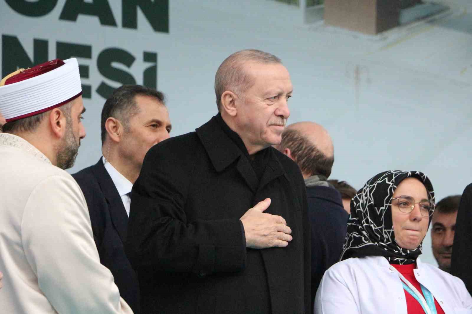 cumhurbaskani erdogan etrafimizda fuzeler ucusuyor ama ana muhalefetin umurunda bile degil 11 FU6ejdXA