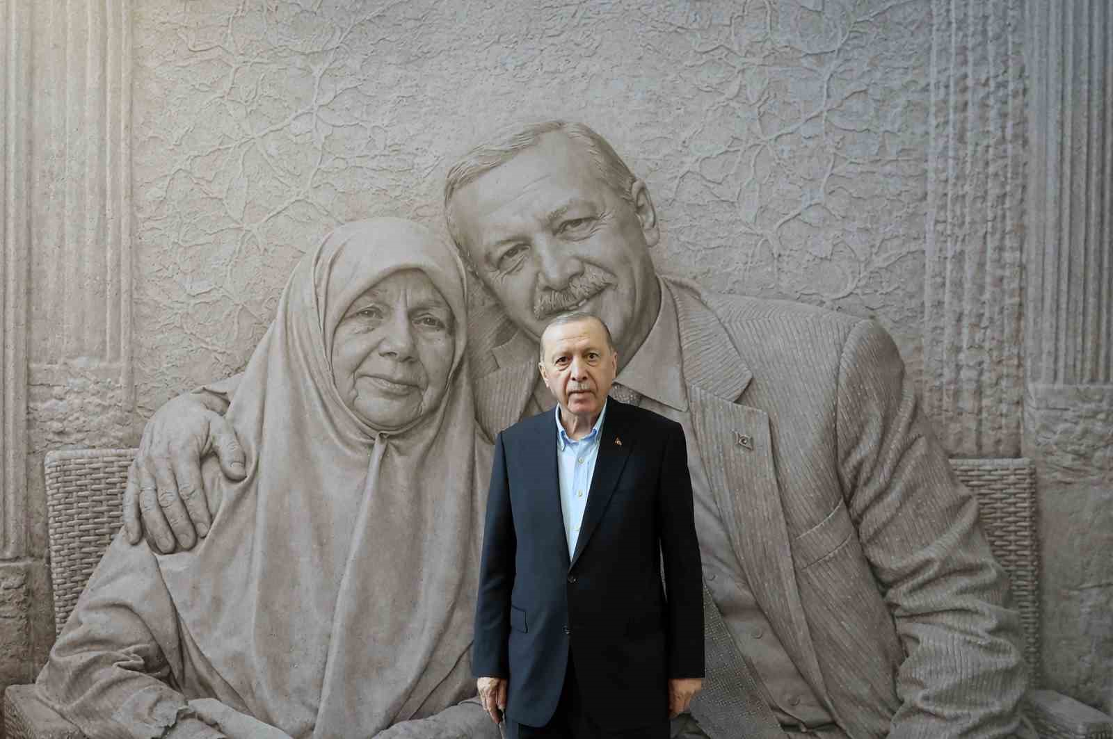 cumhurbaskani erdogan etrafimizda fuzeler ucusuyor ama ana muhalefetin umurunda bile degil 13 TtZlg3IF