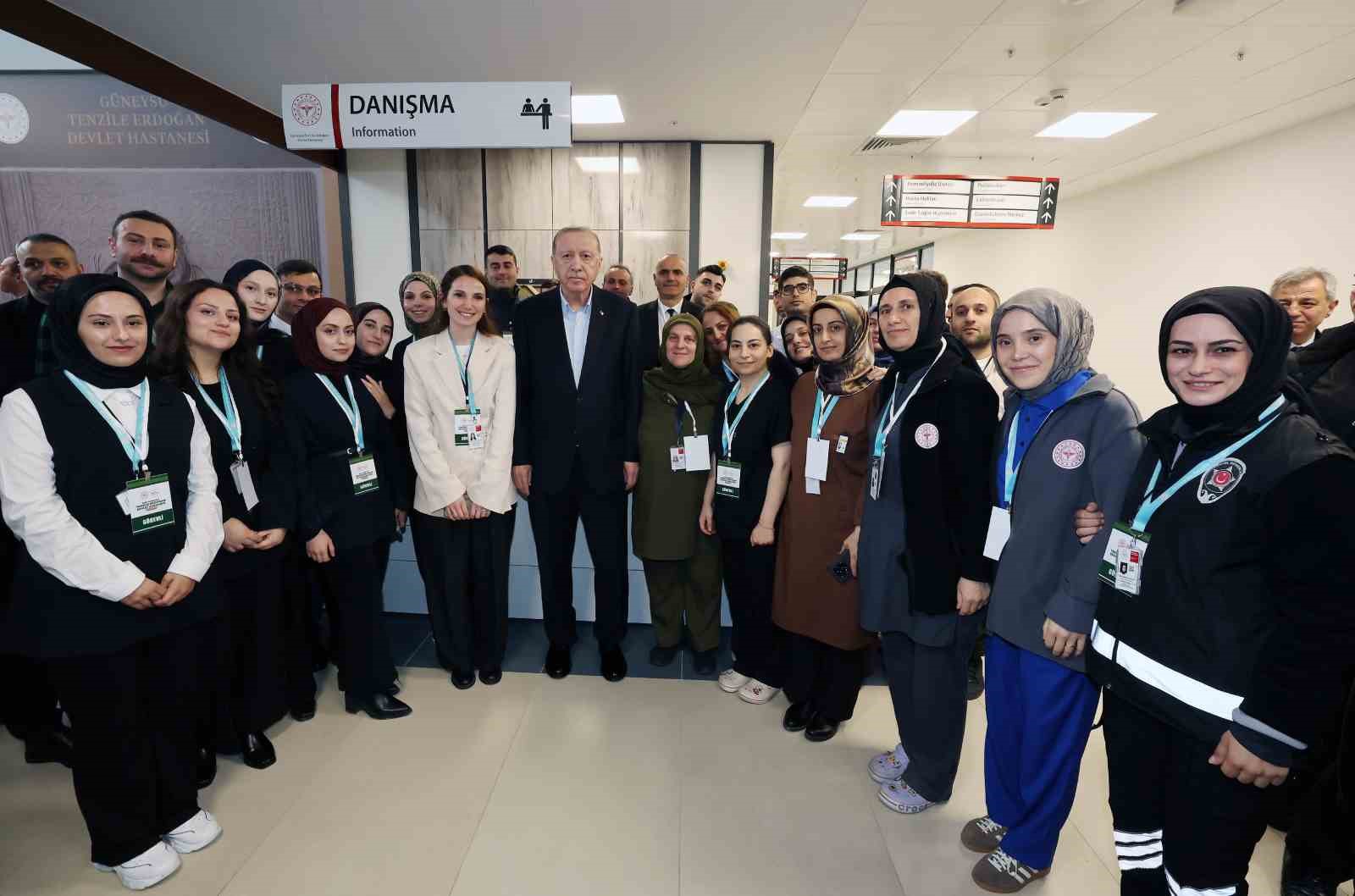 cumhurbaskani erdogan etrafimizda fuzeler ucusuyor ama ana muhalefetin umurunda bile degil 18 aZIzWKF7
