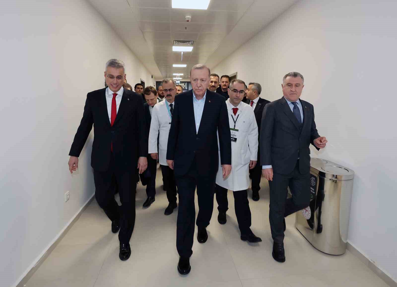 cumhurbaskani erdogan etrafimizda fuzeler ucusuyor ama ana muhalefetin umurunda bile degil 20
