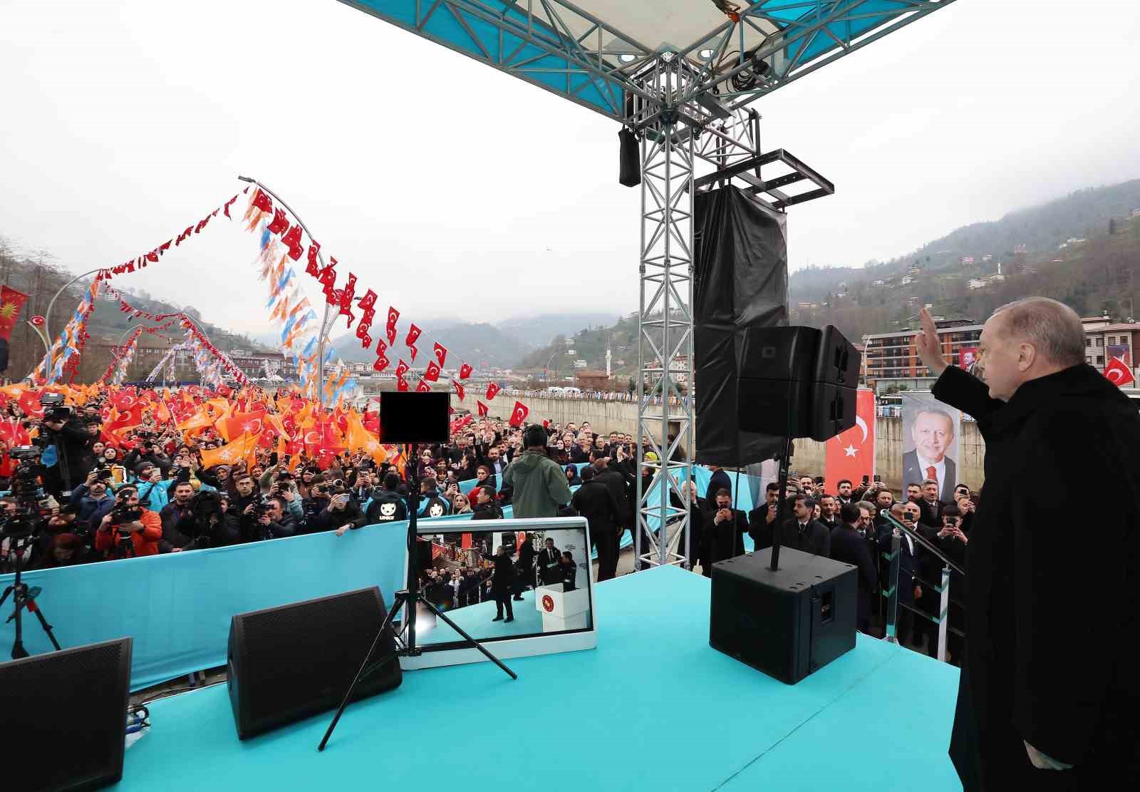 cumhurbaskani erdogan etrafimizda fuzeler ucusuyor ama ana muhalefetin umurunda bile degil 22 jgFgwMyS