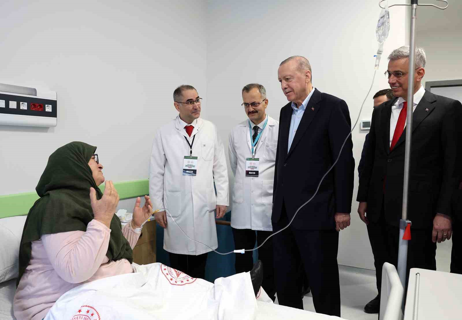 cumhurbaskani erdogan etrafimizda fuzeler ucusuyor ama ana muhalefetin umurunda bile degil 23 VKpp4gei
