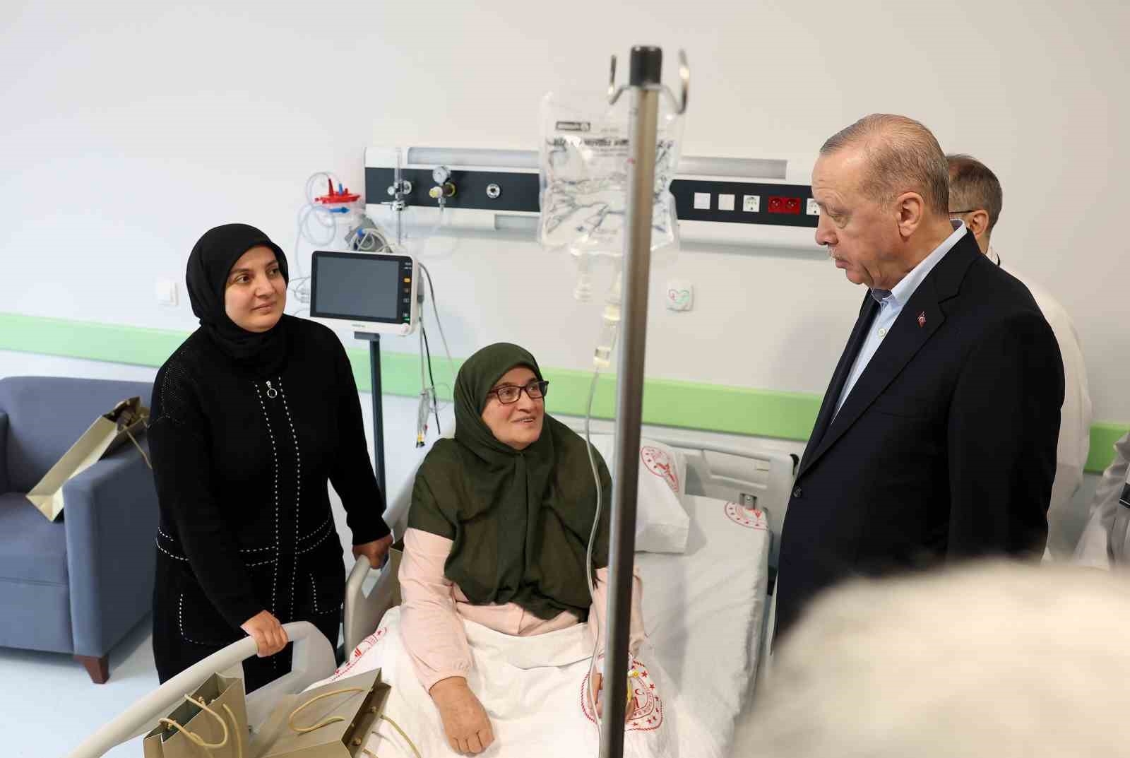 cumhurbaskani erdogan etrafimizda fuzeler ucusuyor ama ana muhalefetin umurunda bile degil 25 Of29I7Cy