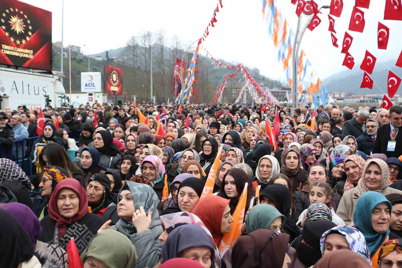 cumhurbaskani erdogan etrafimizda fuzeler ucusuyor ama ana muhalefetin umurunda bile degil 3 utNqlv3S