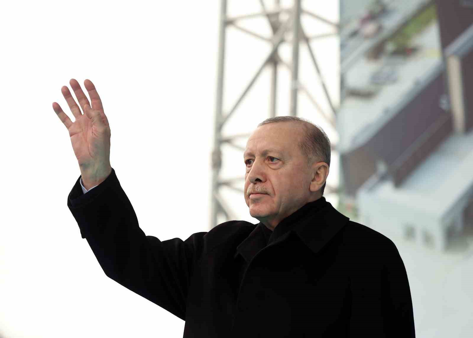 cumhurbaskani erdogan etrafimizda fuzeler ucusuyor ama ana muhalefetin umurunda bile degil 30 BaFZ3kTc
