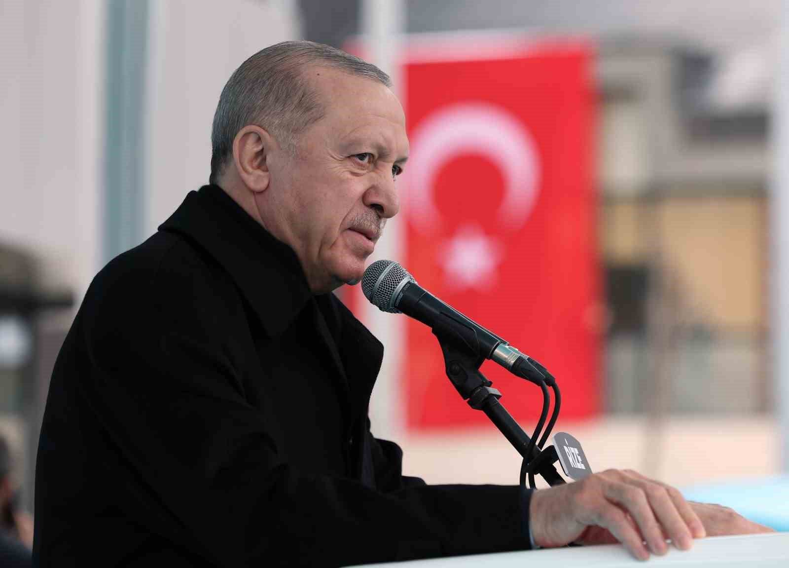 cumhurbaskani erdogan etrafimizda fuzeler ucusuyor ama ana muhalefetin umurunda bile degil 33 qW3iQlAQ