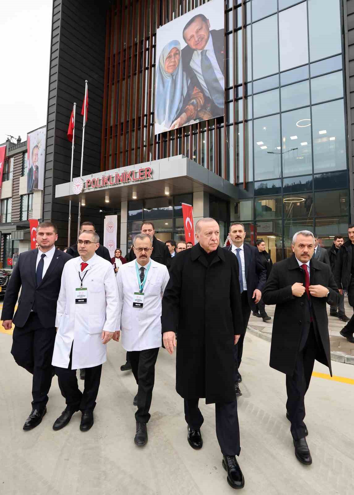 cumhurbaskani erdogan etrafimizda fuzeler ucusuyor ama ana muhalefetin umurunda bile degil 40 Uwd1yTJi