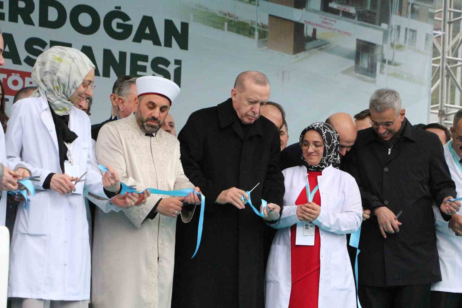 cumhurbaskani erdogan etrafimizda fuzeler ucusuyor ama ana muhalefetin umurunda bile degil 9 y77647EH