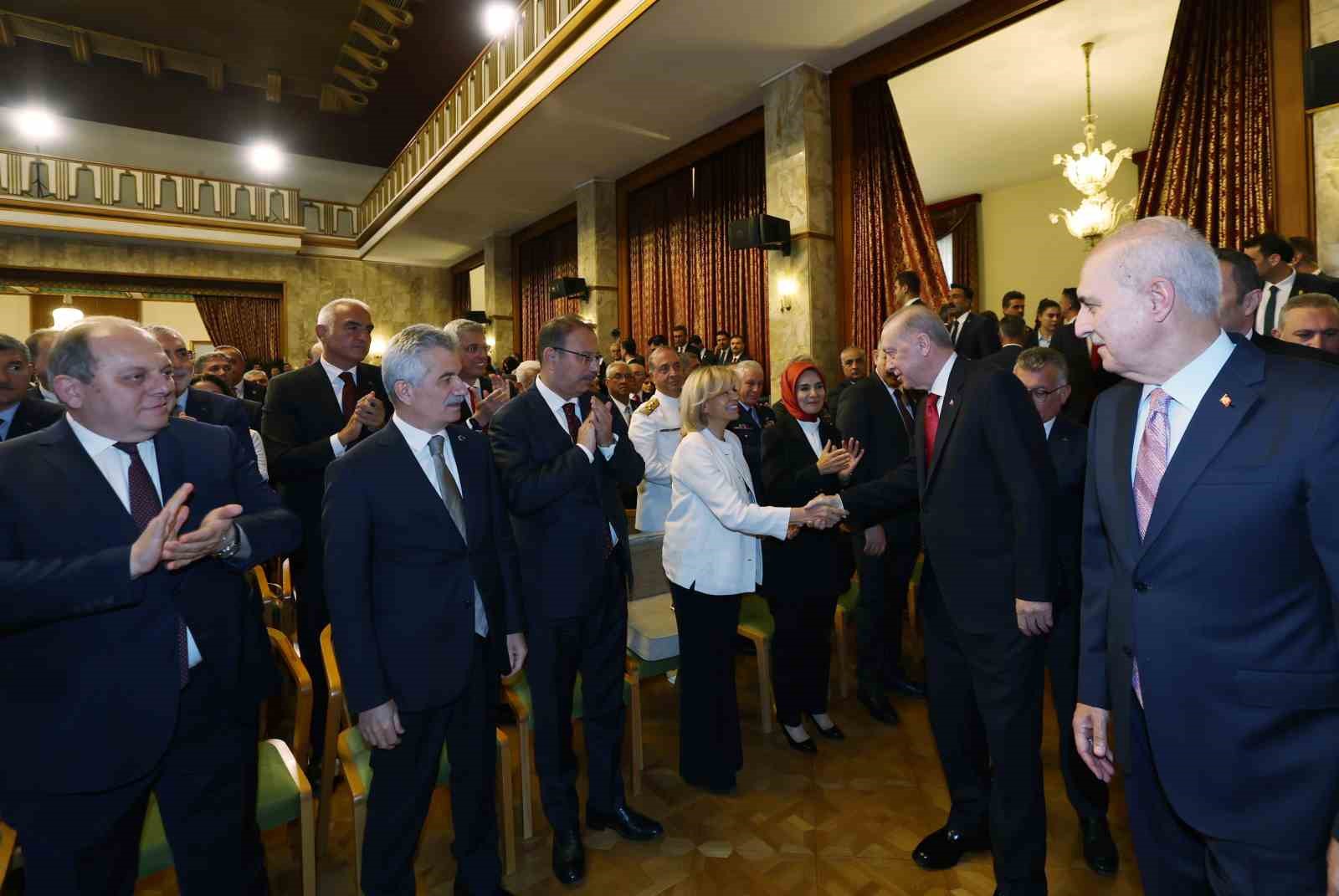Cumhurbaşkanı Erdoğan: "FETÖ’cü teröristler, yeminli Türkiye düşmanlarına hizmetkar olmayı sürdürüyorlar" 24 cumhurbaskani erdogan fetocu teroristler yeminli turkiye dusmanlarina hizmetkar olmayi surduruyorlar 20 anI16bJF